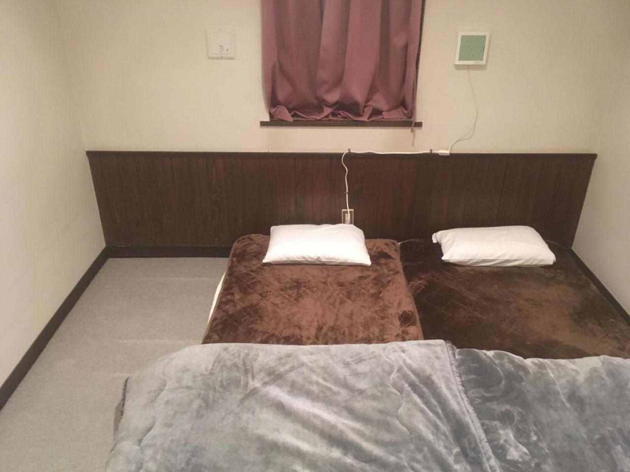 האצ'ימנטאי 温泉ゲストハウス やすもり 本館 מראה חיצוני תמונה