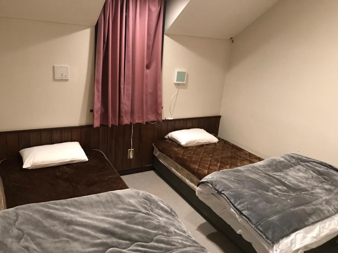 האצ'ימנטאי 温泉ゲストハウス やすもり 本館 מראה חיצוני תמונה